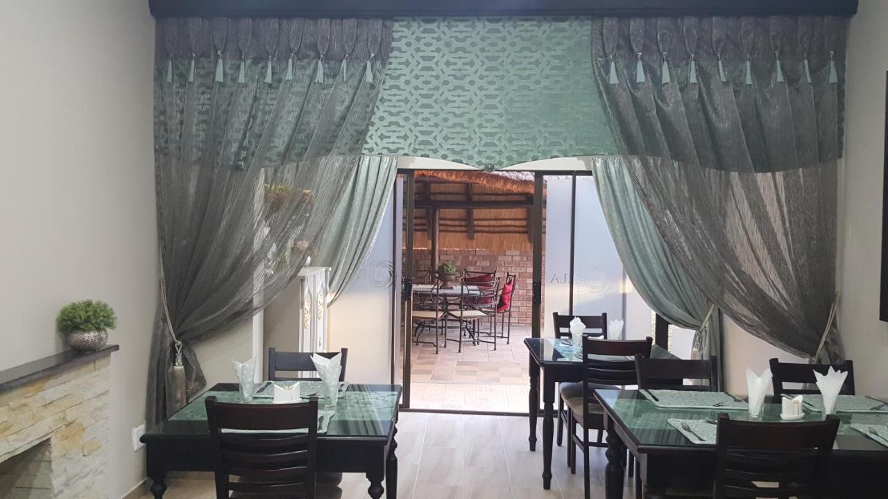 Abella Bed And Breakfast Vryburg Экстерьер фото